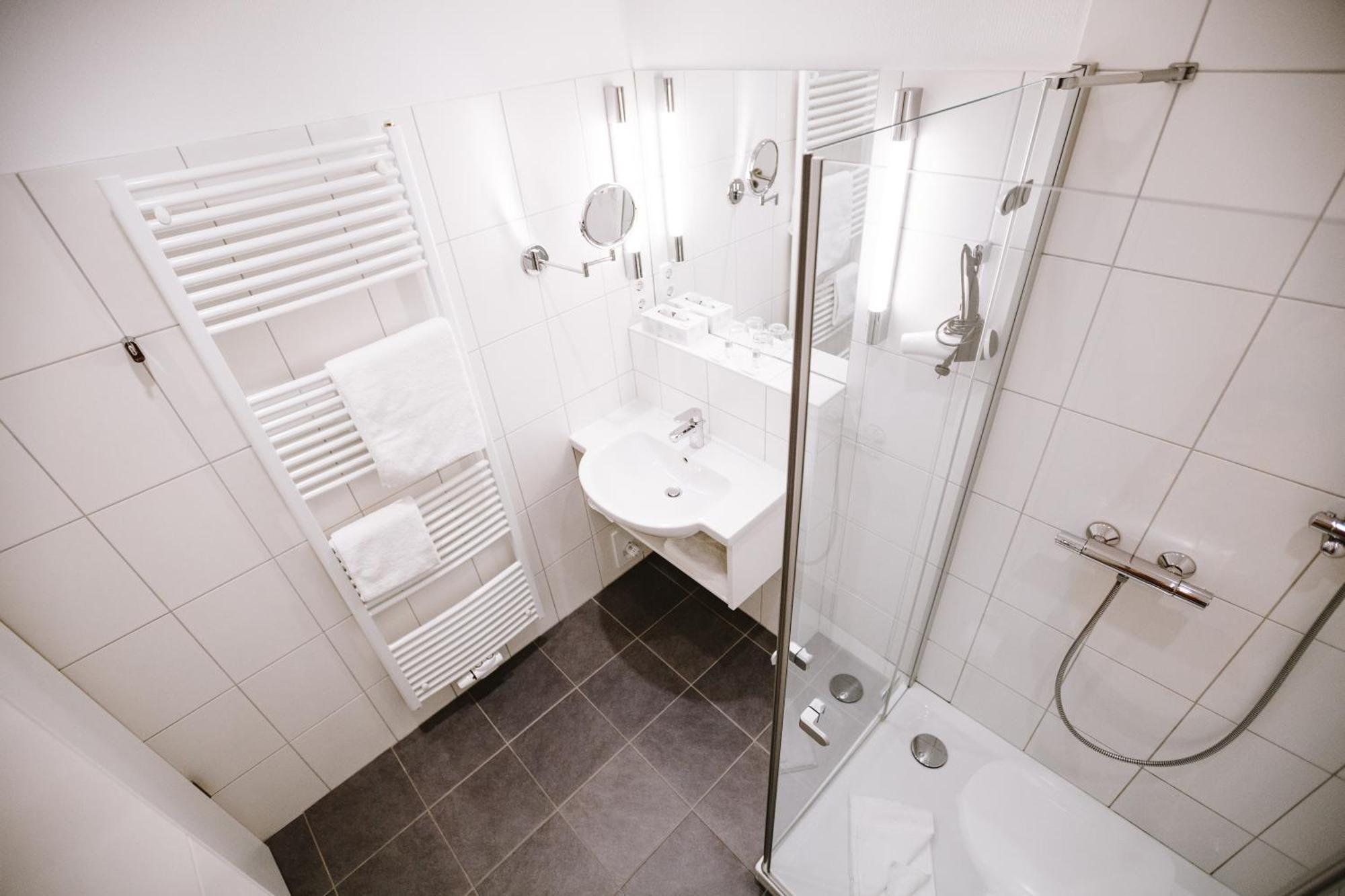 Hotel Stadt Kassel 린텔른 외부 사진